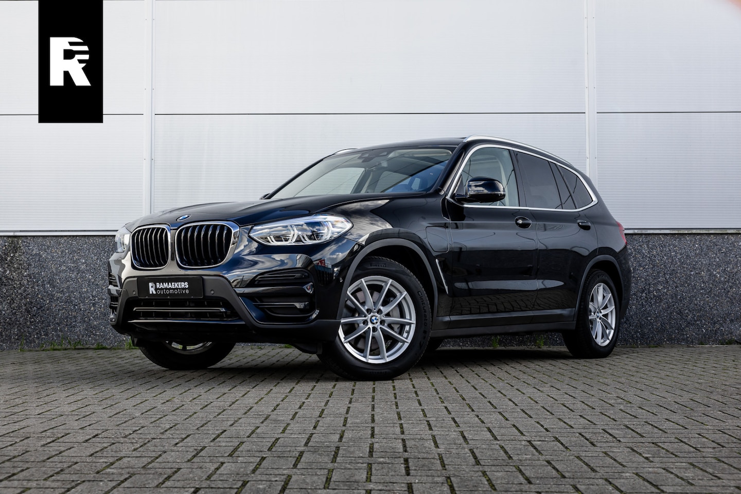 BMW X3 - xDrive30e Business Edition Plus Panorama dak / Leder / Carplay / Android Auto / - AutoWereld.nl