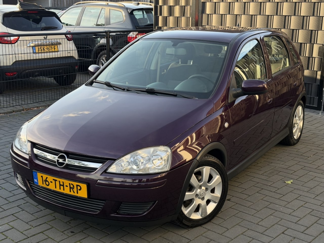 Opel Corsa - 1.2-16V Silverline | 2006 | AIRCO | TREKHAAK | PAARS | NAP | 5DRS - AutoWereld.nl