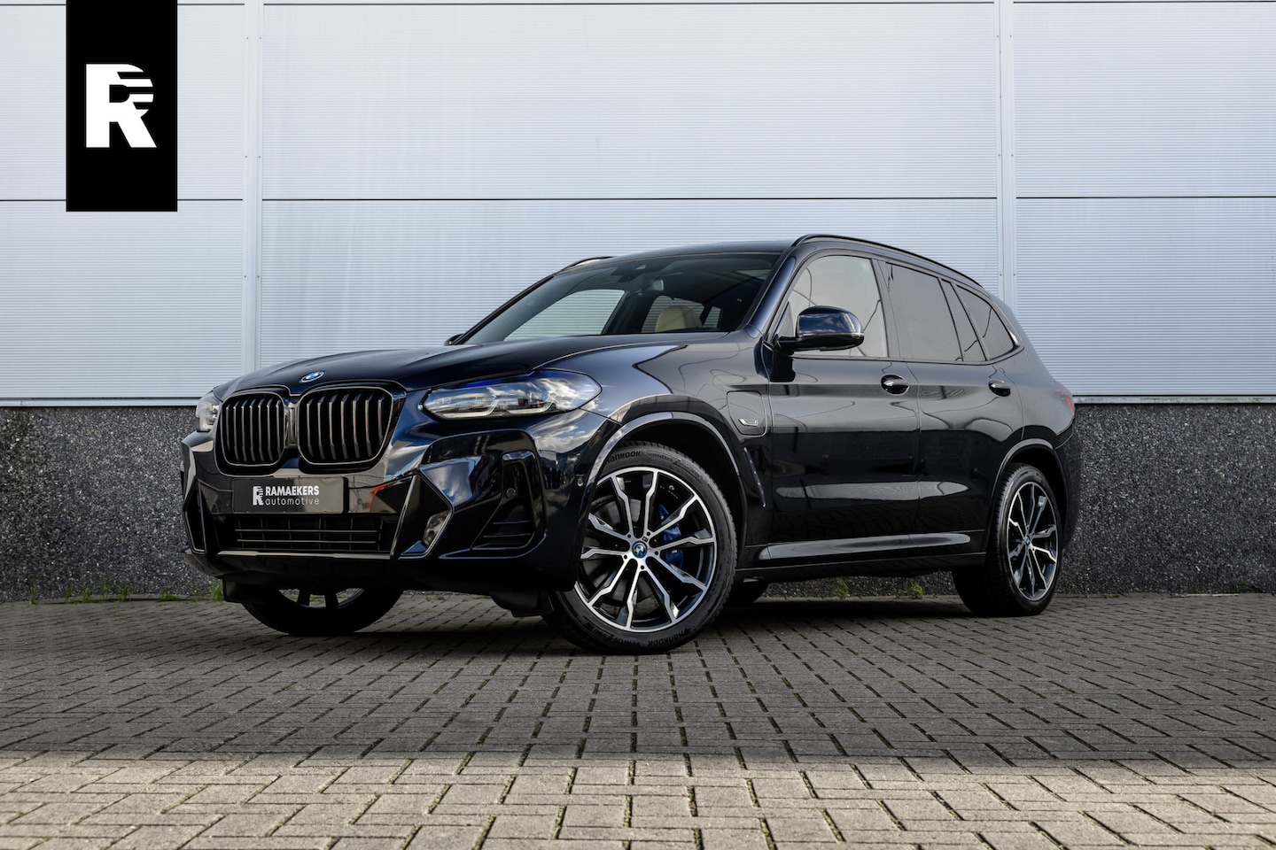 BMW X3 - xDrive30e High Executive M-Sport Panorama / Electrische stoel / Trekhaak / Camera / - AutoWereld.nl