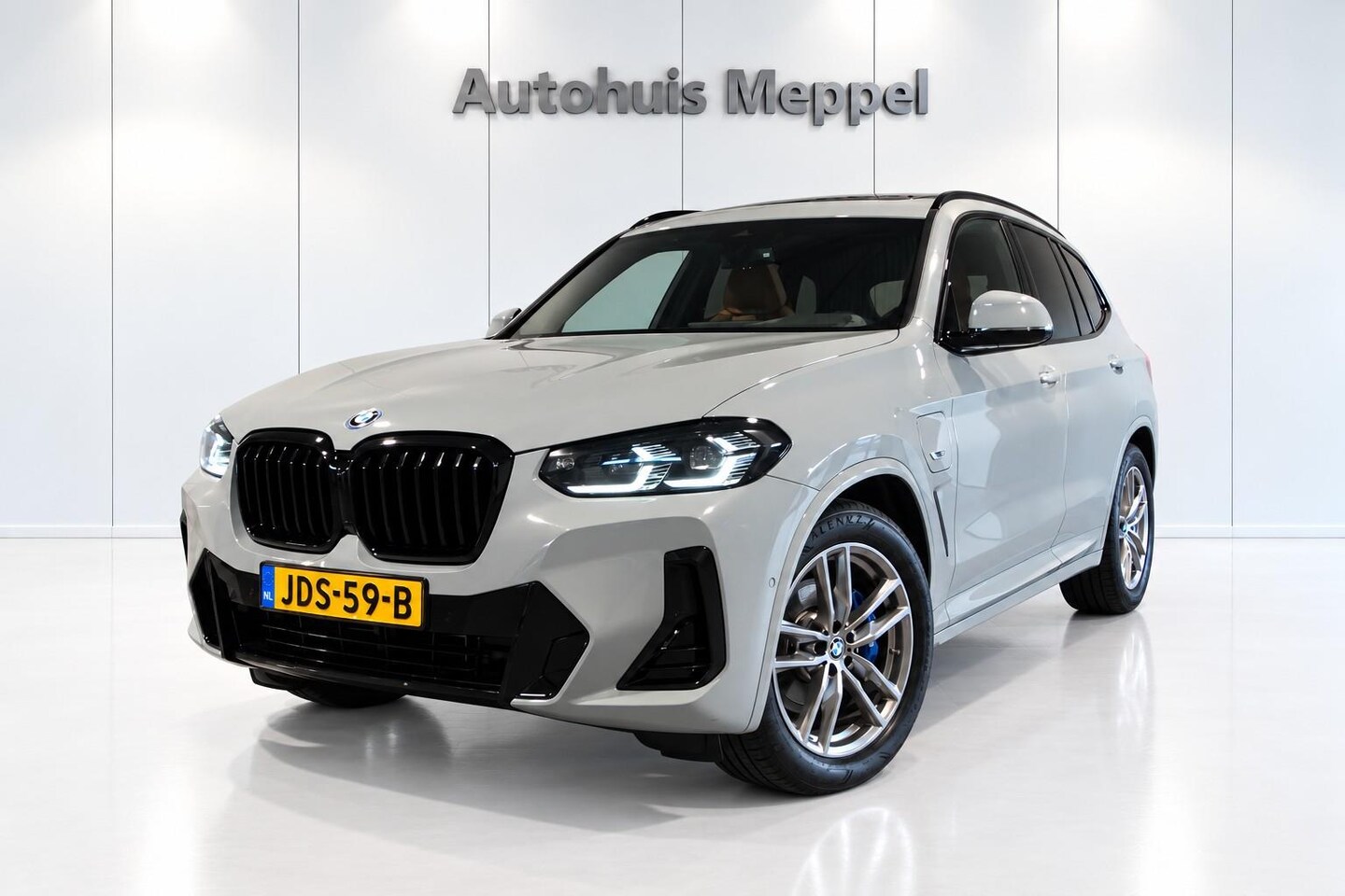 BMW X3 - xDrive30e M-Sport*SpecM-Stoelen*Carplay&Android*HUD*PANO*LED+ - AutoWereld.nl