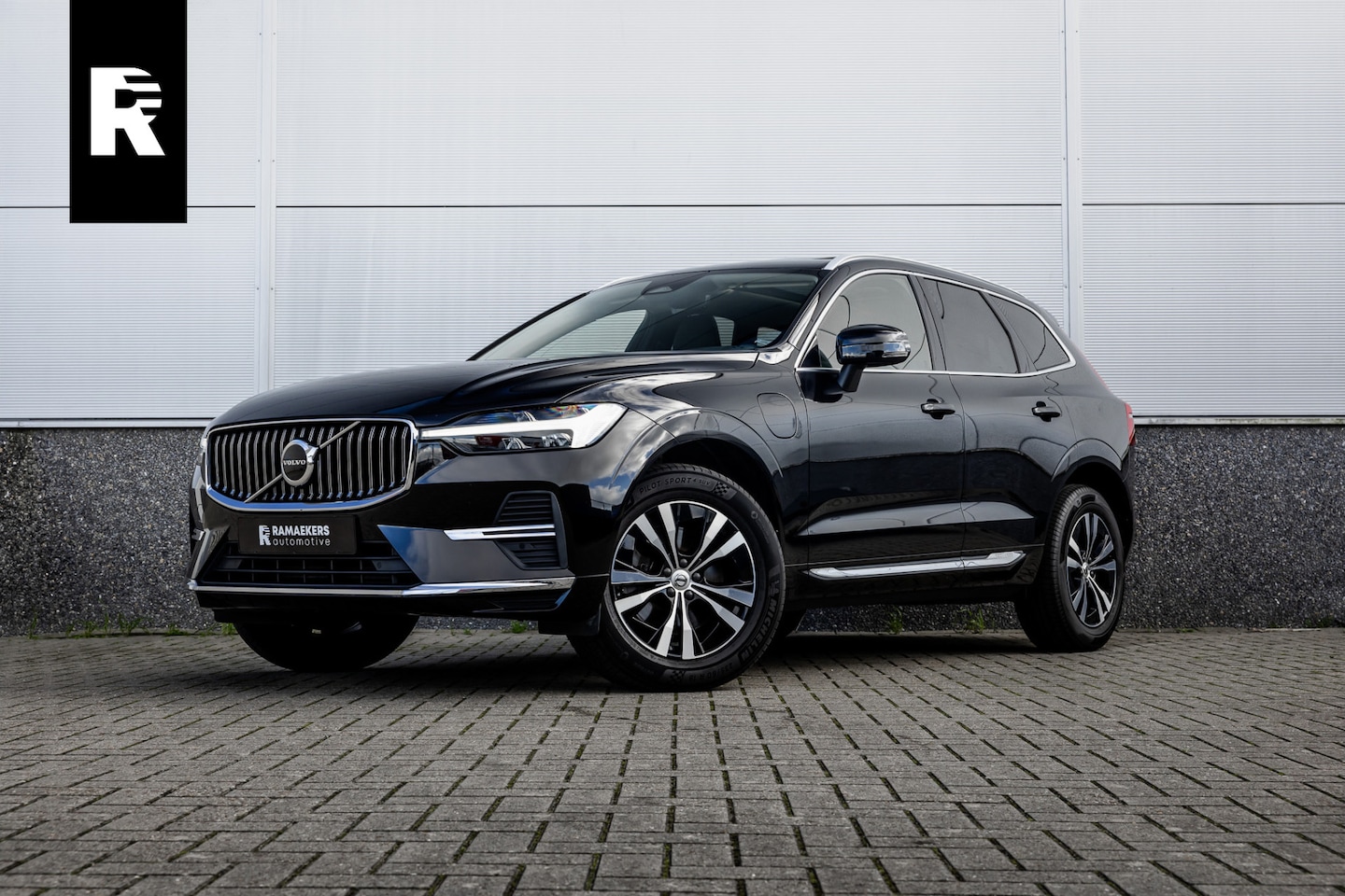 Volvo XC60 - 2.0 Recharge T6 AWD Panorama dak / Camera / Leder / Carplay / Android - AutoWereld.nl
