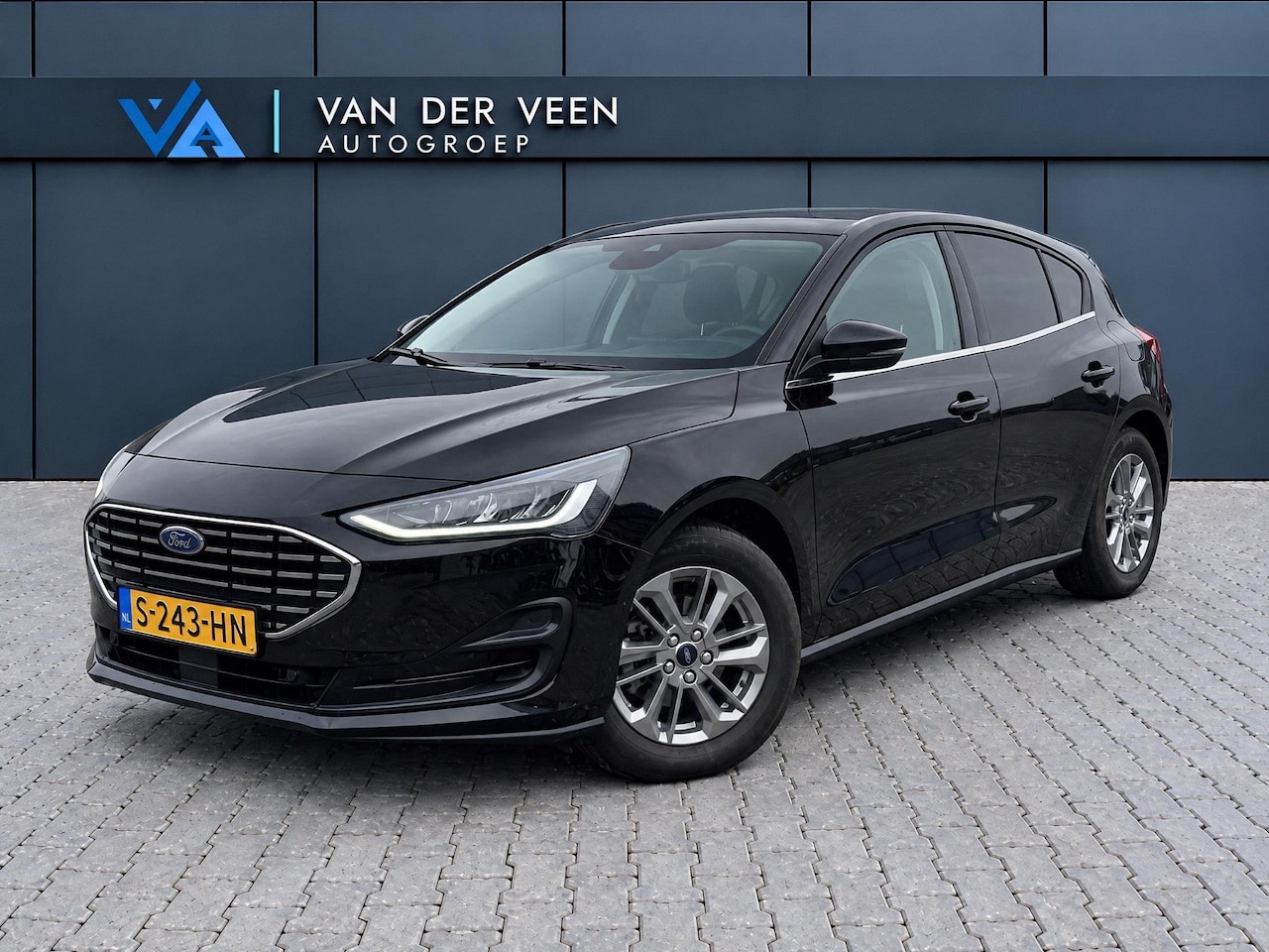 Ford Focus - 1.0 EcoBoost Hybrid Titanium | Incl. 12 maanden garantie | Parkeersensoren | Apple Carplay - AutoWereld.nl