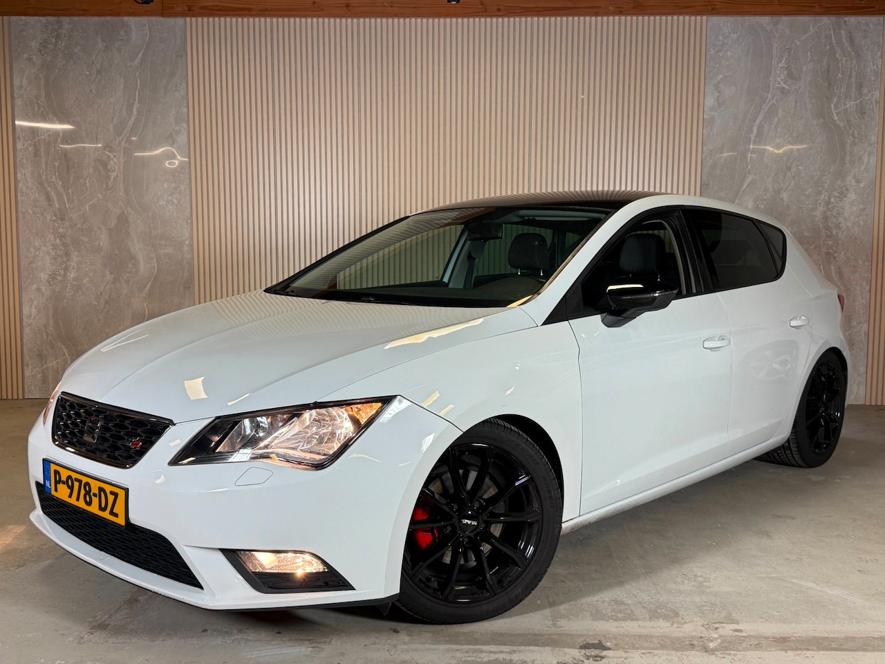 SEAT Leon - 1.4 TSI FR Carplay Airco Cruise Control - AutoWereld.nl