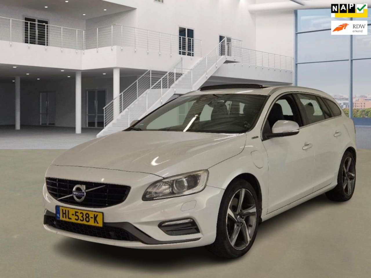 Volvo V60 - 2.4 D6 Twin Engine R-Design 2.4 D6 Twin Engine R-Design - AutoWereld.nl