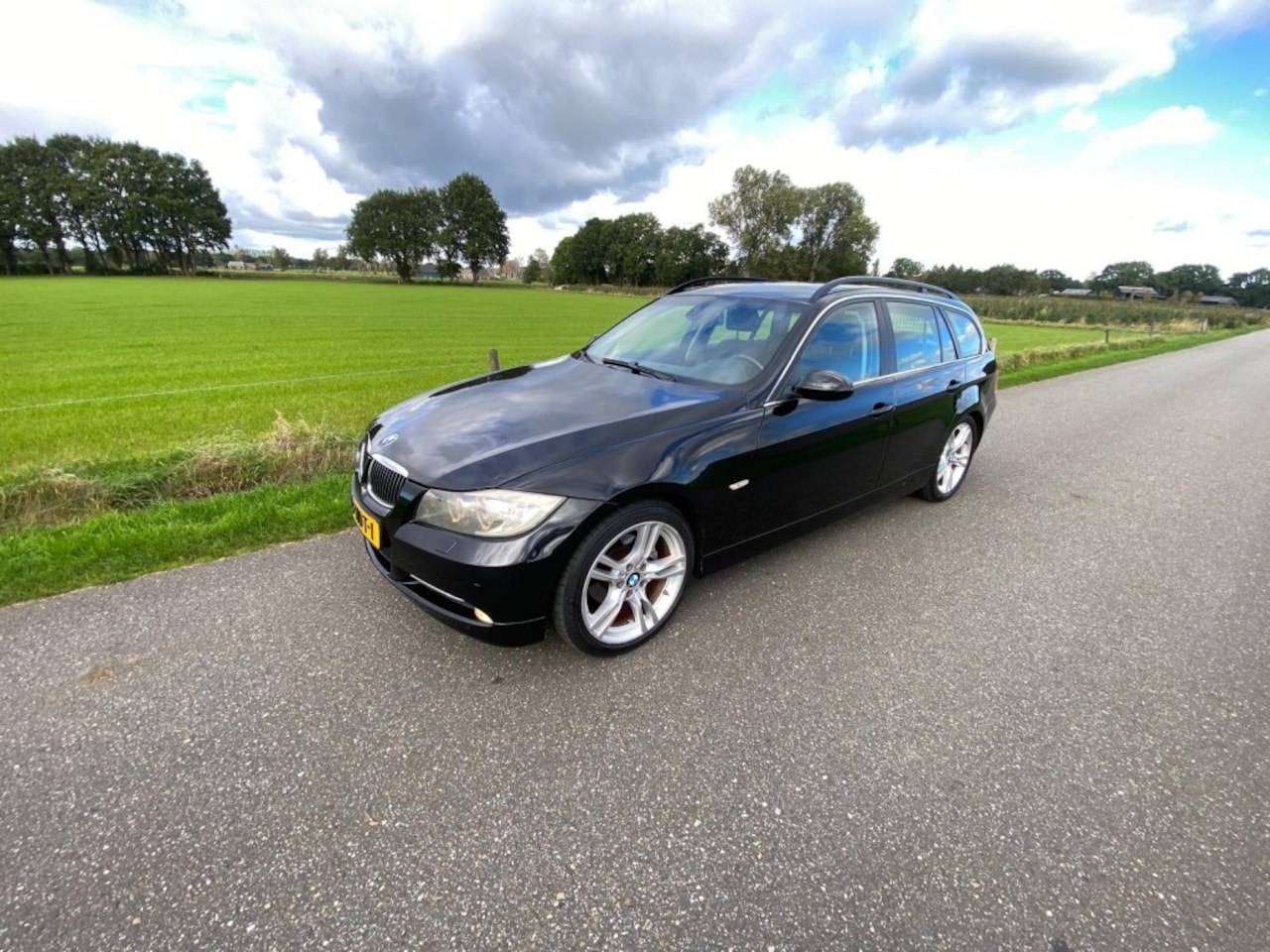 BMW 3-serie - Mooie 325 met veel extra's o.a. leren bekleding