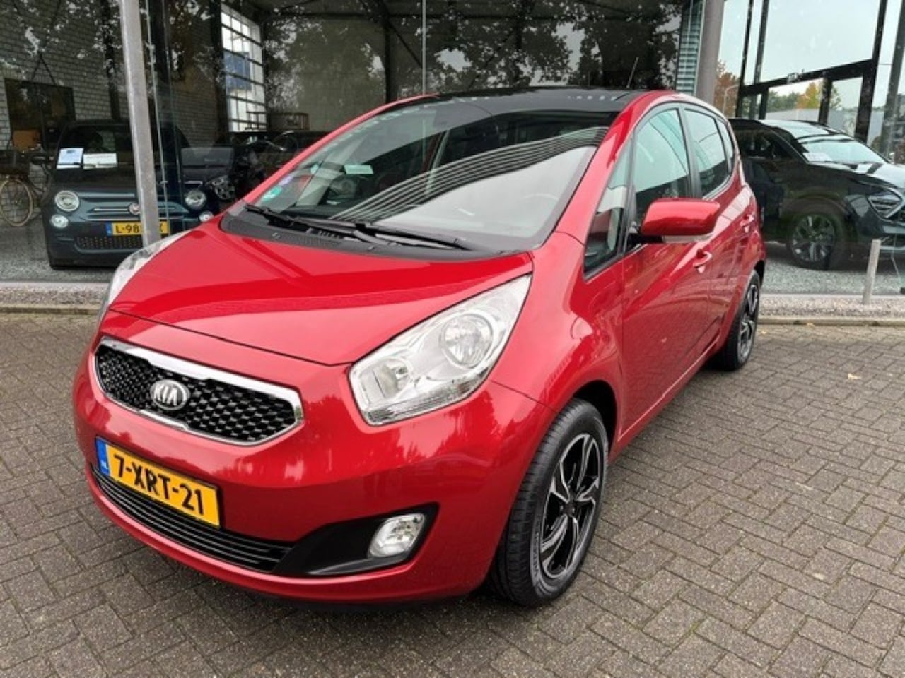 Kia Venga - 1.4 CVVT ExecutiveLine PANORAMADAK CLIMA CRUISE - AutoWereld.nl