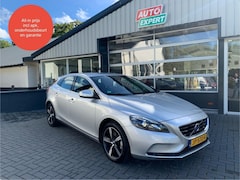 Volvo V40 - 2.0 T3 Momentum, Cruise Control, Stoelverwarming, Trekhaak, all-in prijs inclusief apk en
