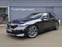 BMW 5-serie Touring - 520D M Sport Pano/4-wielbesturing/Trekhaak/Head-up/Bowers en Wilkins