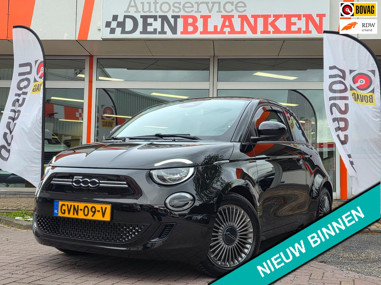 Fiat 500 - RED 42 kWh BJ.2022 / Navigatie / Keyless / Clima / PDC / 16"Lmv !! - AutoWereld.nl