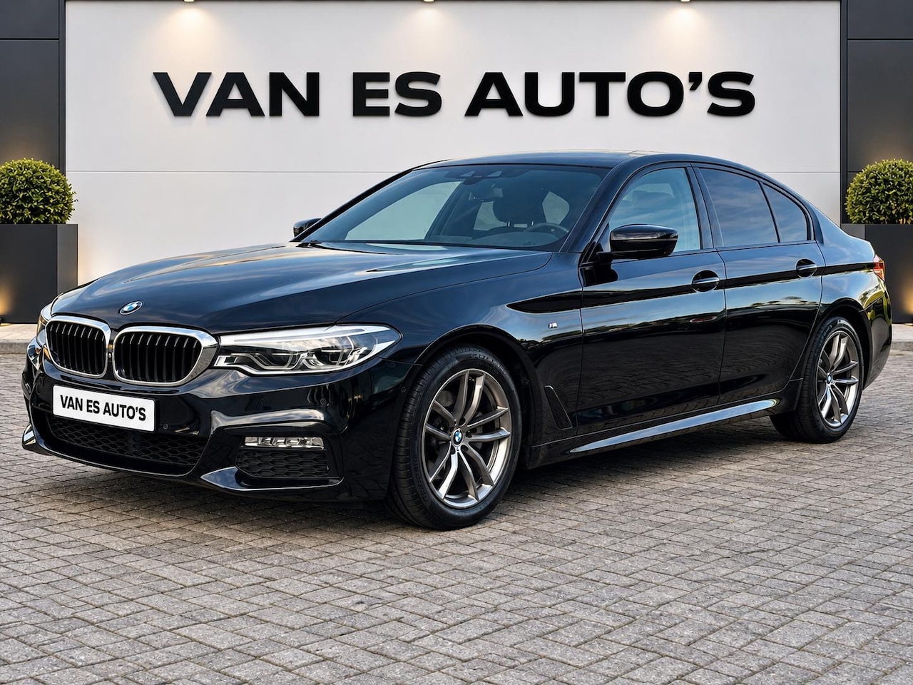 BMW 5-serie - 520i M-Pakket Xenon|Memory|360Cam|NAP - AutoWereld.nl