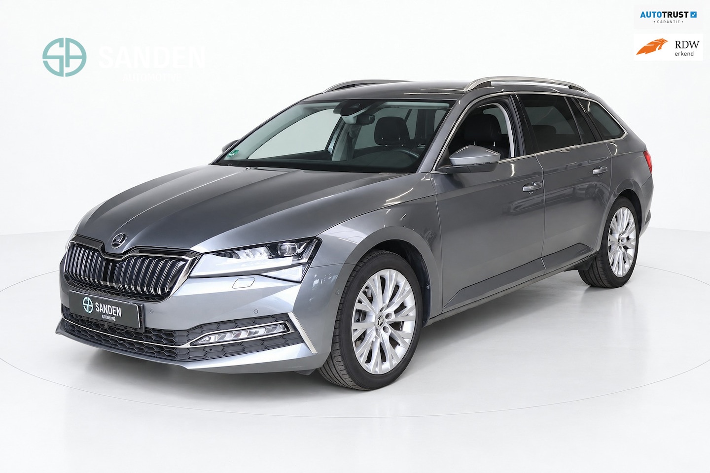 Skoda Superb Combi - 1.4 TSI iV Business Edition Plus|Plugin|Automaat|Matrixled|Navi|adaptive cruise|Camera|DAB - AutoWereld.nl