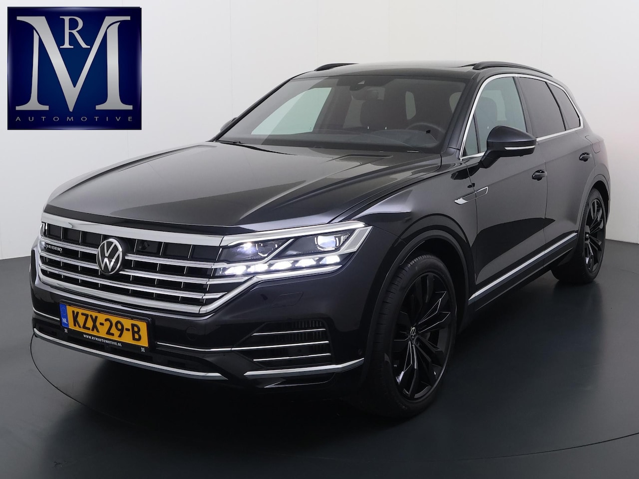 Volkswagen Touareg - 3.0 TSI Elegance LUCHTVERING| ELEK. TREKHAAK| LEDER| PANO | STOELVENTILATIE + MASSAGE| ACH - AutoWereld.nl