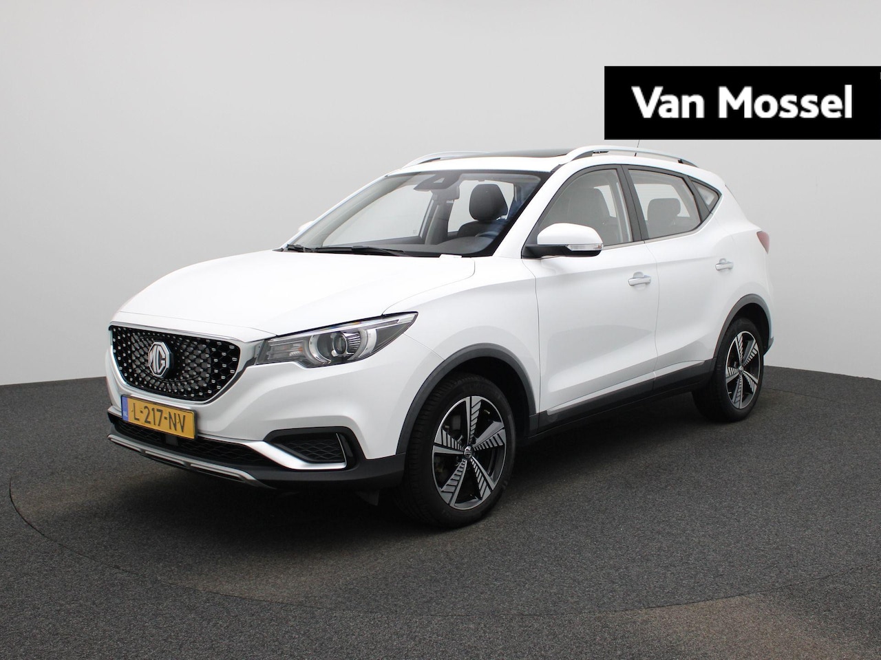 MG MG ZS EV - Luxury 45 kWh | Pano | Carplay | Warmtepomp | Cruise control | Elektrisch verwarmde en ver - AutoWereld.nl
