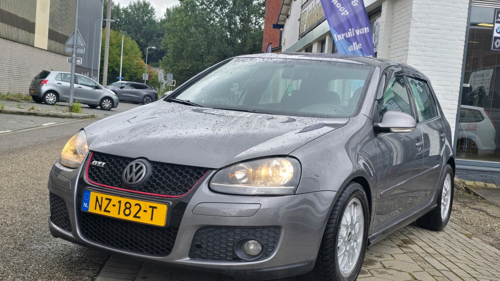 Volkswagen Golf - 2.0 TFSI GTI*zeer nette auto*automaat*navi*/airco*onderhoud*apk*achteruit camra*velgen*inr - AutoWereld.nl