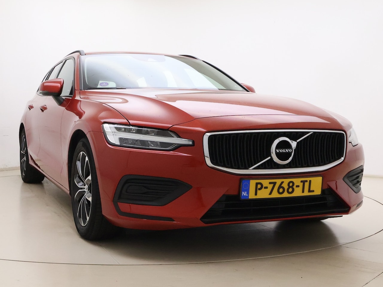 Volvo V60 - 2.0 B3 Core Adaptieve Cruise Control | Achteruitrijcamera | Lichtmetaal 17" - AutoWereld.nl