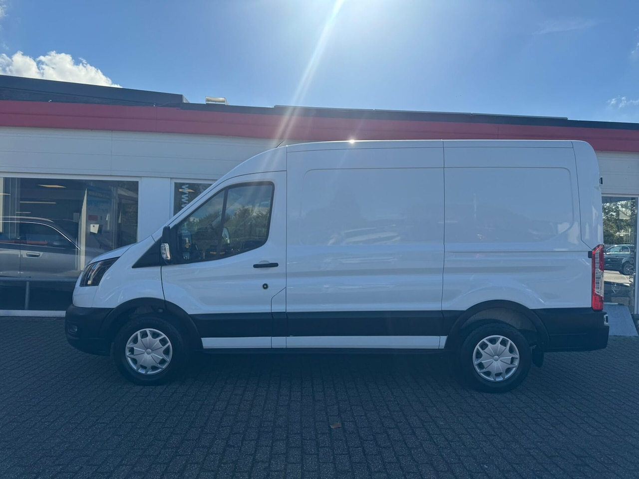 Ford Transit - 350 2.0 TDCI L2H2 Trend 350 2.0 TDCI L2H2 Trend - AutoWereld.nl