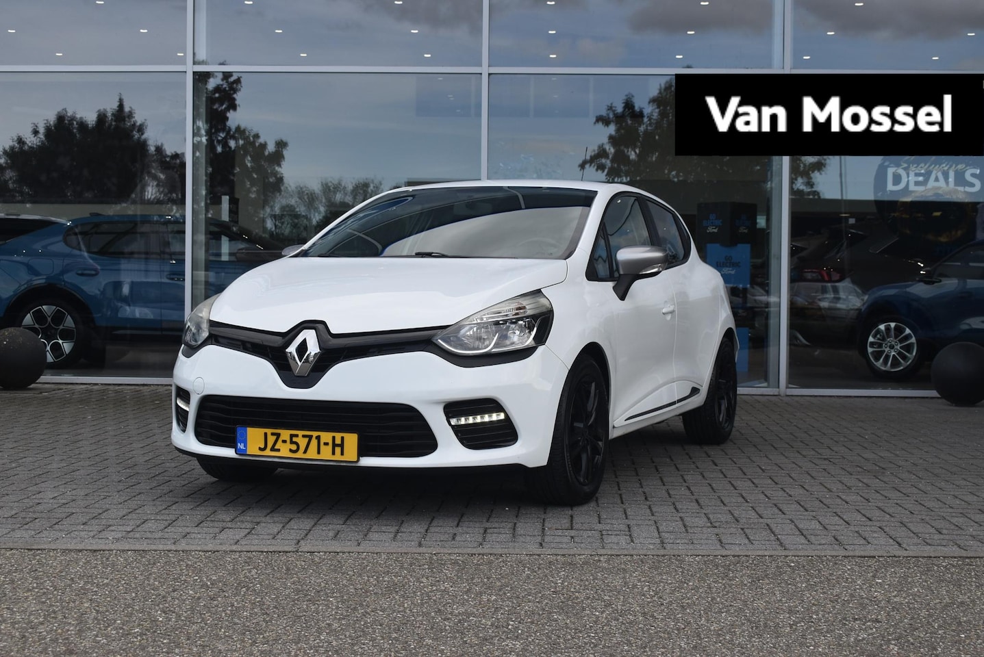 Renault Clio - 0.9 TCe Eco2 Expression | Cruise Control | Navigatie | Airco | Lichtmetalen Velgen | - AutoWereld.nl