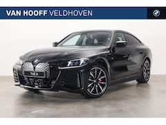 BMW i4 - eDrive35 M Sport / Achteruitrijcamera / Adaptieve LED / Stuurverwarming / Comfort Access /
