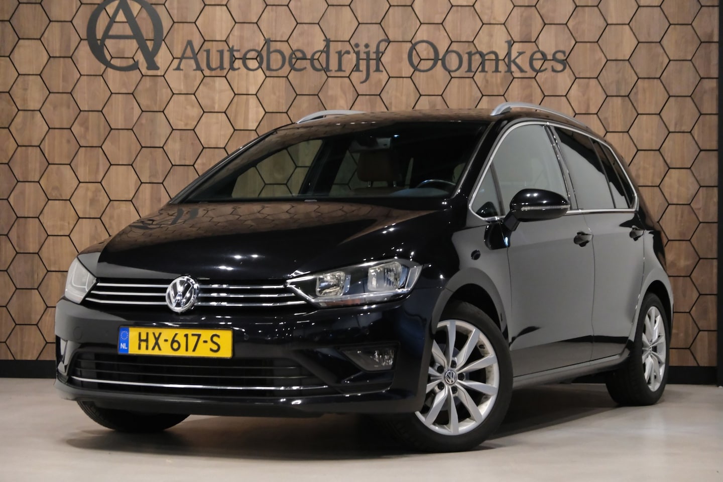 Volkswagen Golf Sportsvan - 1.2 TSI Highline *CHIQUE Interieur* 160dkm Navi/Camera/Trekhaak - AutoWereld.nl