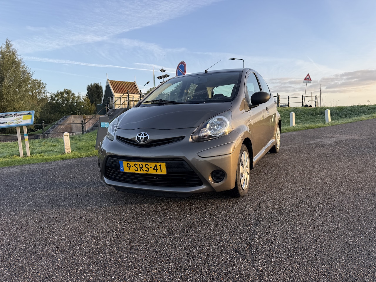 Toyota Aygo - 1.0 VVT-i Now 1.0 VVT-i Now - AutoWereld.nl