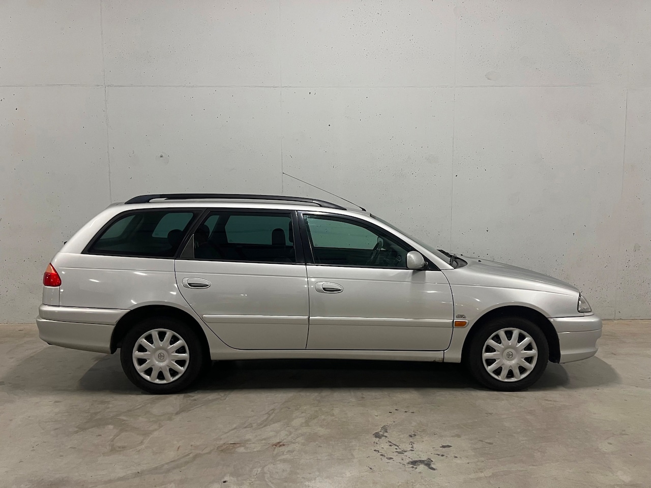 Toyota Avensis Wagon - Automaat Leer - AutoWereld.nl