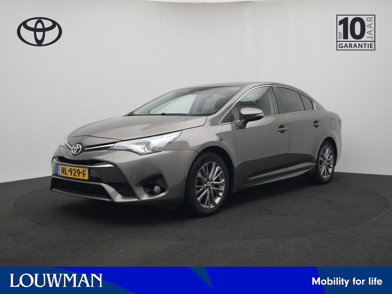 Toyota Avensis - 1.8 VVT-i Executive | Stoelverwarming | Zwart leder | Navigatie | - AutoWereld.nl