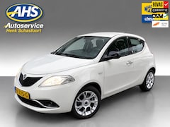 Lancia Y(psilon) - Ypsilon 1.2 4 cilinder Opening Edition, navigatie