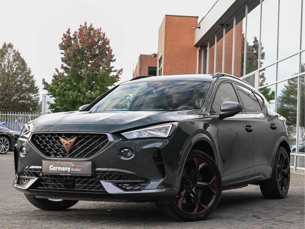 CUPRA Formentor - 1.4 e-Hybrid VZ Performance Camogrün Pano Tr.Haak Led 20-Inch Keyless Camera ACC VOL! - AutoWereld.nl