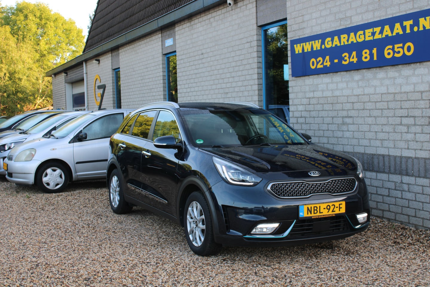Kia Niro - 1.6 GDi PHEV DynamicLine 1/2 leder Clima Navi trekhaak Stoelverw. stuurverw. - AutoWereld.nl