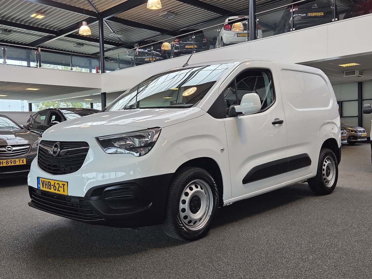 Opel Combo - 1.5D L1H1 Edition / Carplay / Trekhaak / PDC - AutoWereld.nl