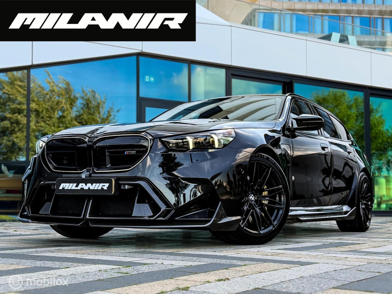 BMW 5-serie Touring - M5 AKRA|Keramisch|Carbon|Pano|Kuip|B&W - AutoWereld.nl