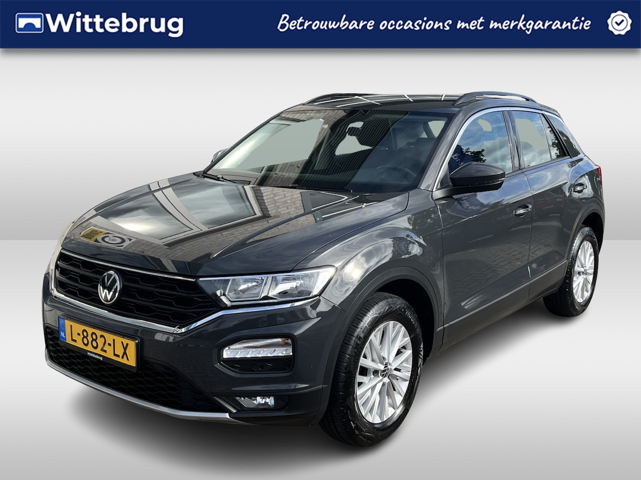 Volkswagen T-Roc - 1.0 TSI Style / PARK. SENSOREN/ APP CONNECT/ ADAPT. CRUISE/ LANE ASSIST/ NAVI/ DAB/ AIRCO/ - AutoWereld.nl