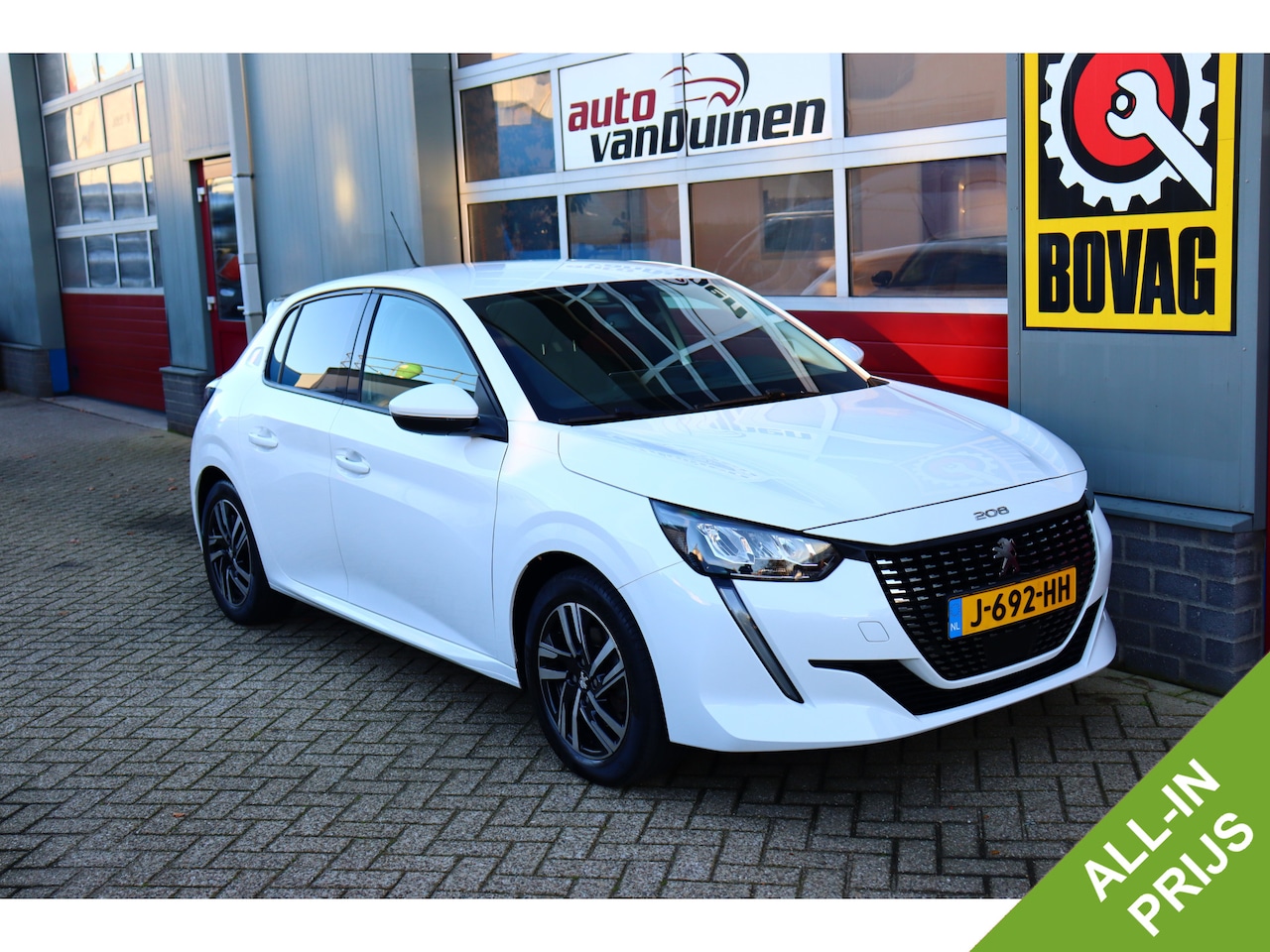 Peugeot 208 - 1.2 PureTech Allure O.a: Navi, Clima, Carplay, Dab, PDC, Etc... Rijklaar! All-in prijs! - AutoWereld.nl