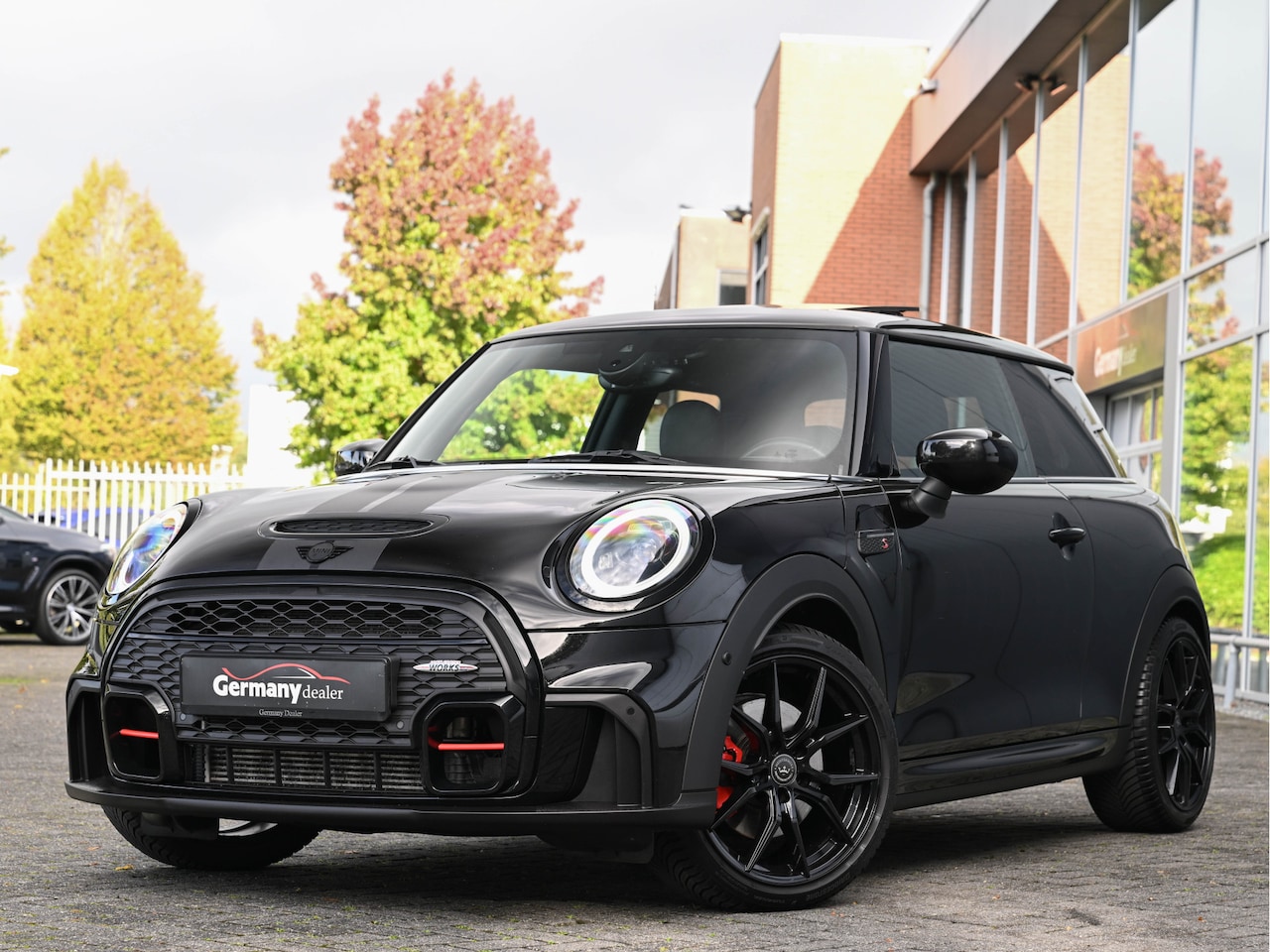 MINI 3-Deurs - 2.0 Cooper S Rockingham GT Edition JCW Pano D-Assist Navi Sfeer Camera Led 18-Inch Leder V - AutoWereld.nl
