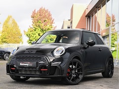 MINI 3-Deurs - 2.0 Cooper S Rockingham GT Edition JCW Pano D-Assist Navi Sfeer Camera Led 18-Inch Leder V