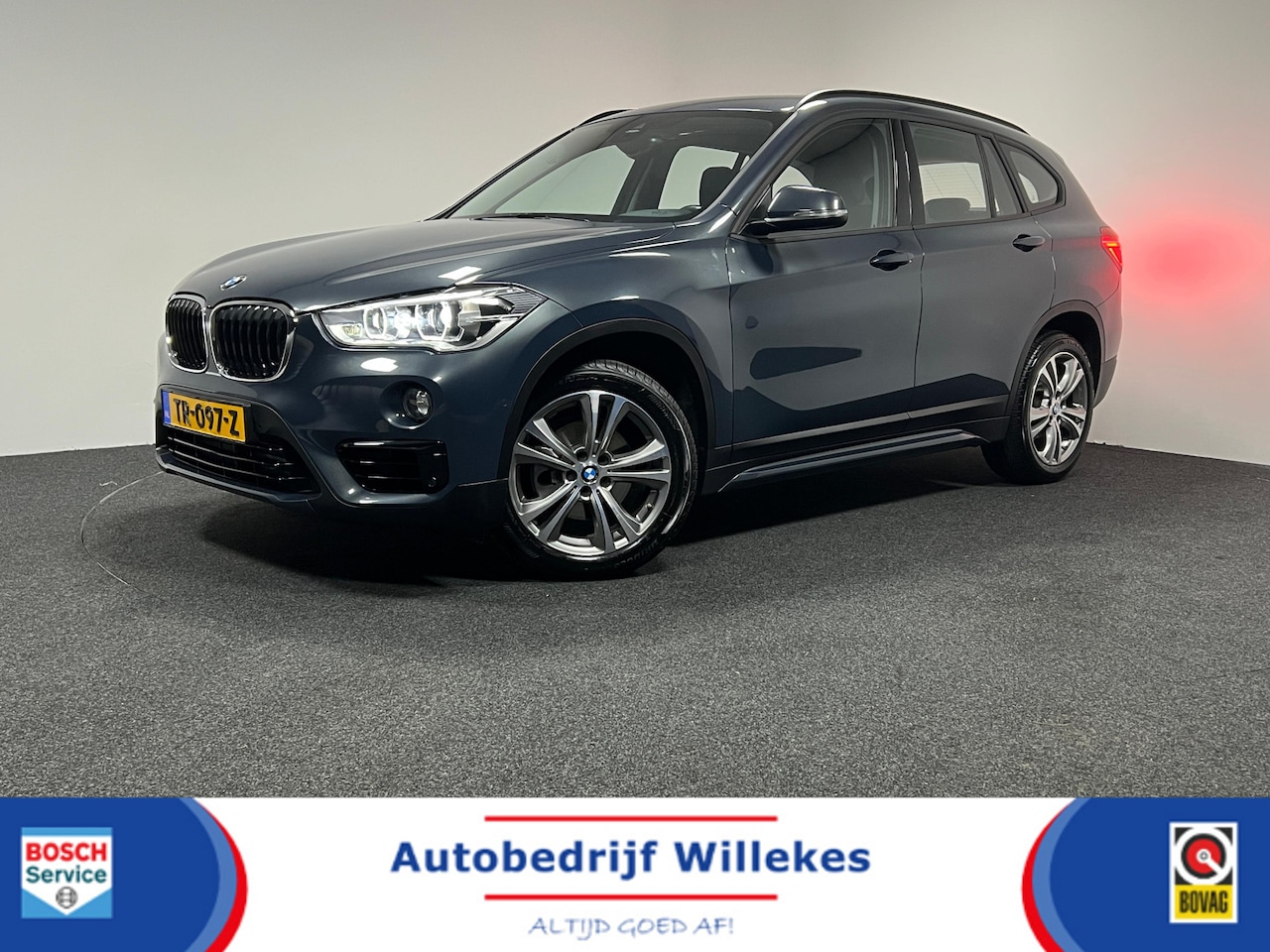 BMW X1 - sDrive18i High Executive | 1E EIGENAAR | TREKHAAK | NAVI | STOELVERWARMING | - AutoWereld.nl