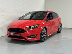Ford Focus - 1.5 EcoBoost ST Line Business CLIMA // CAMERA // CRUISE // NAVI