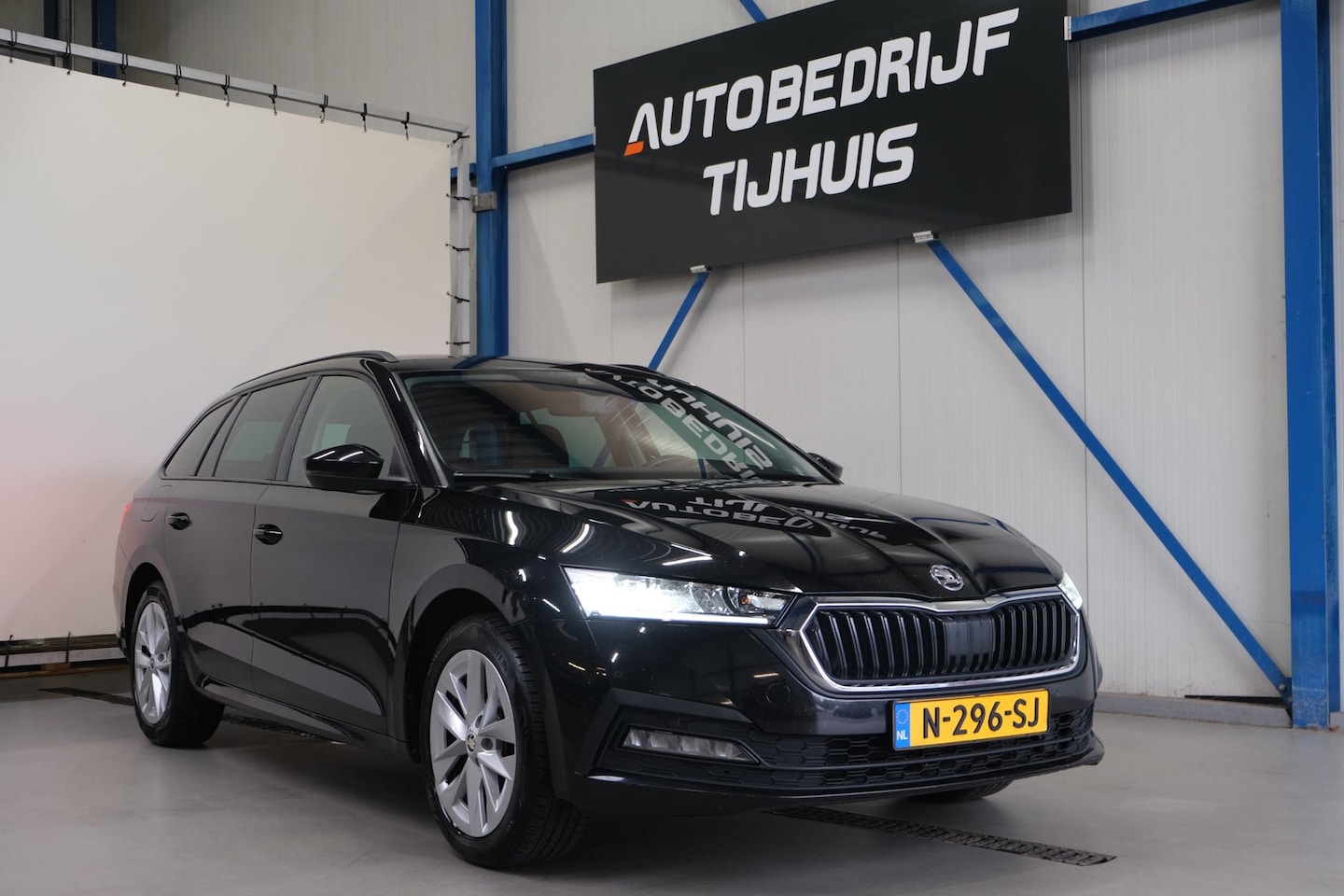 Skoda Octavia Combi - 1.0 e-TSI Business Edition > €7900,- Netto Export < - AutoWereld.nl