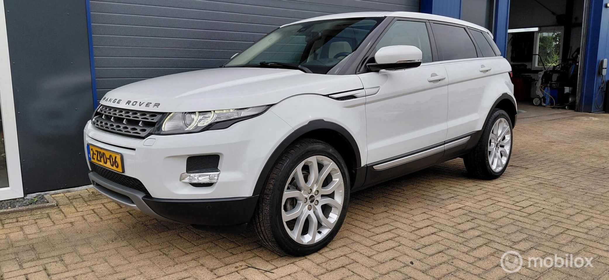 Land Rover Range Rover Evoque - Pano,Leer 2.0 Si 4WD Dynamic - AutoWereld.nl