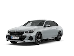 BMW i5 - eDrive40 M Sport Edition M Sportpakket Pro | Innovation Pack | Travel Pack | Comfort Pack