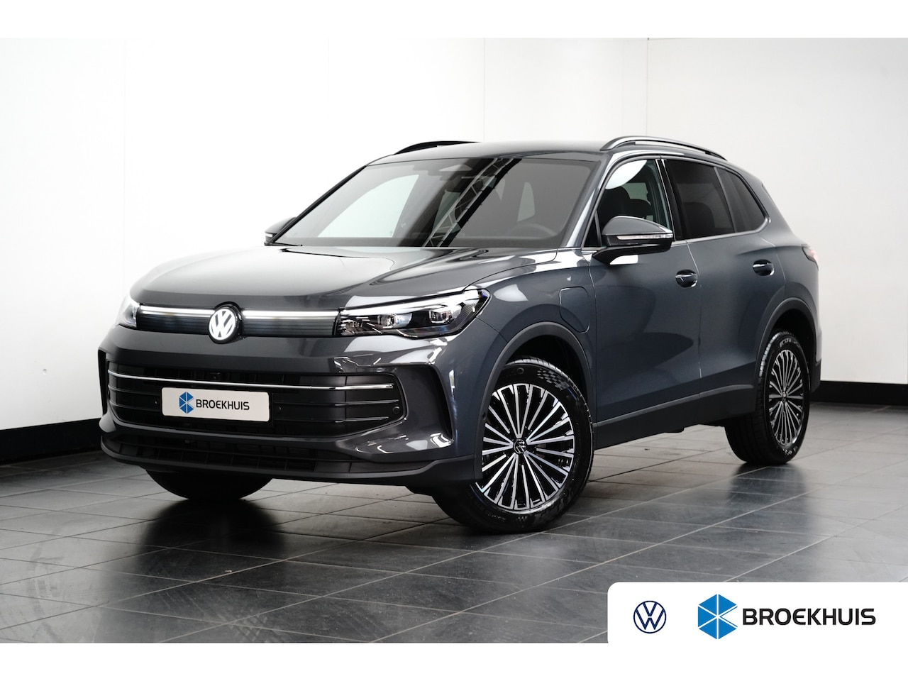 Volkswagen Tiguan - 1.5 TSI eHybrid 150 kW Life | Trekhaak | Camera | Apple Carplay | - AutoWereld.nl