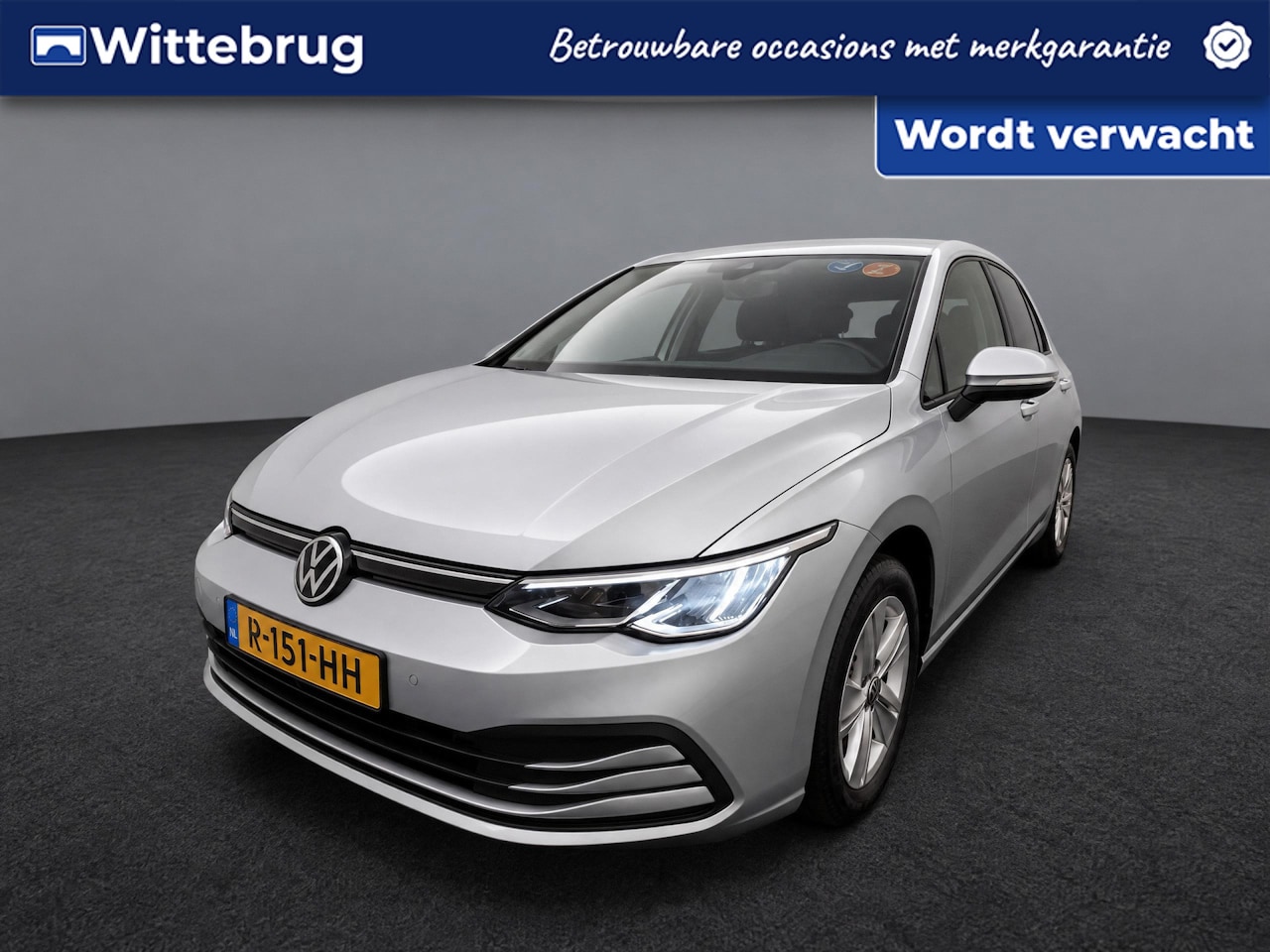 Volkswagen Golf - 1.0 TSI Life / Navigatie / App connect / Parkeersensoren V+A  / Climate controle / - AutoWereld.nl