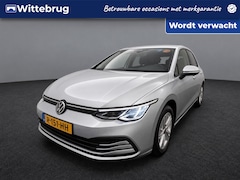 Volkswagen Golf - 1.0 TSI Life / Navigatie / App connect / Parkeersensoren V+A / Climate controle /