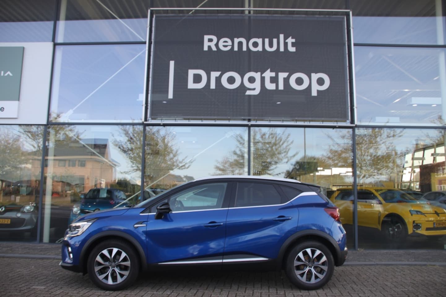Renault Captur - 140PK-INTENS-AUTOM-77DKM-NAVI-ADAPT.CRUISE-CAMERA-ALL SEASONS- - AutoWereld.nl
