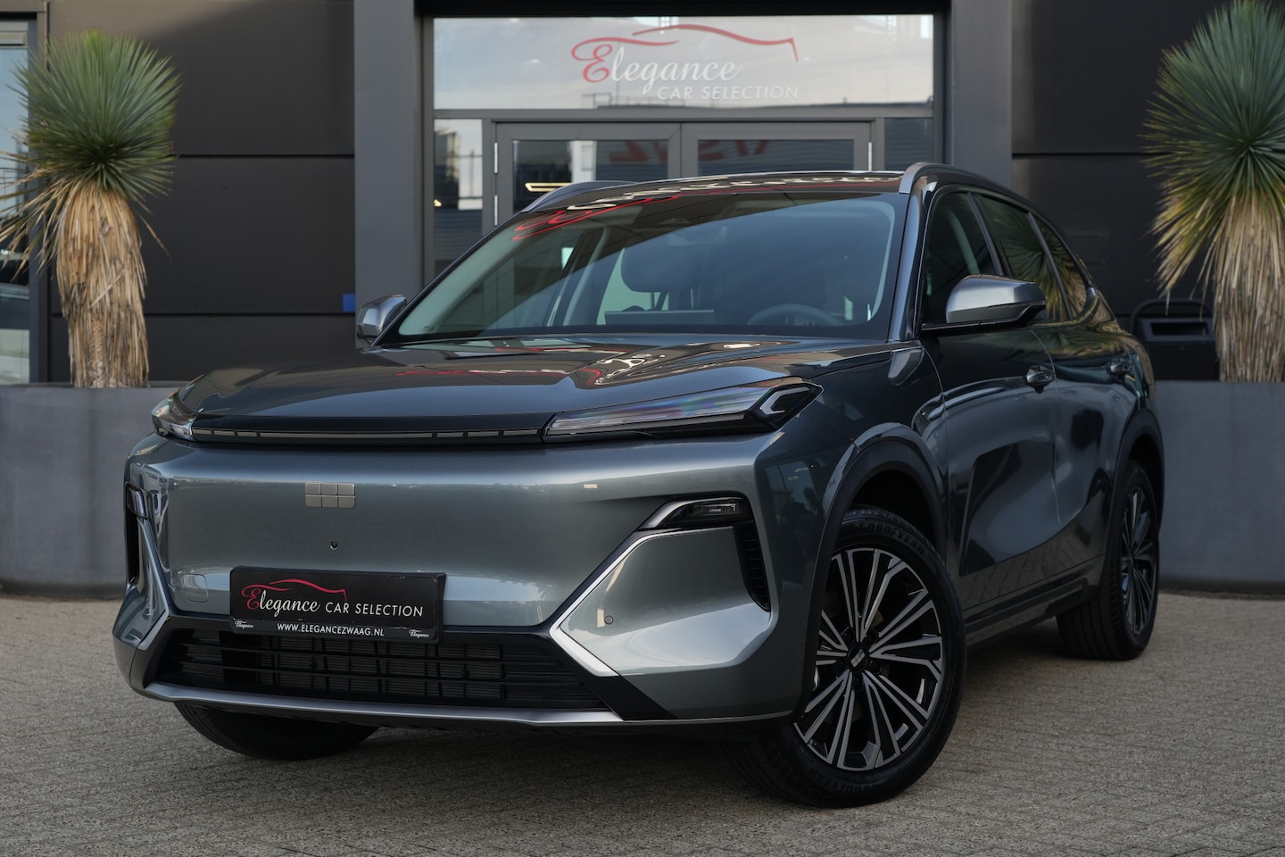 Geely Starray EM-i - 1.5 Max+ | PHEV | 262 PK | Panoramadak | 360° camera | Stoelverwarming & -ventilatie | Mas - AutoWereld.nl