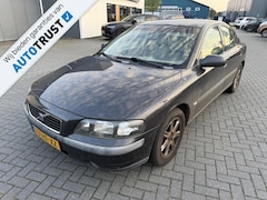 Volvo S60 - 2.4 140 pk LEER LEUKE AUTO HEEFT WAT ONDERHOUD NODIG 2.4