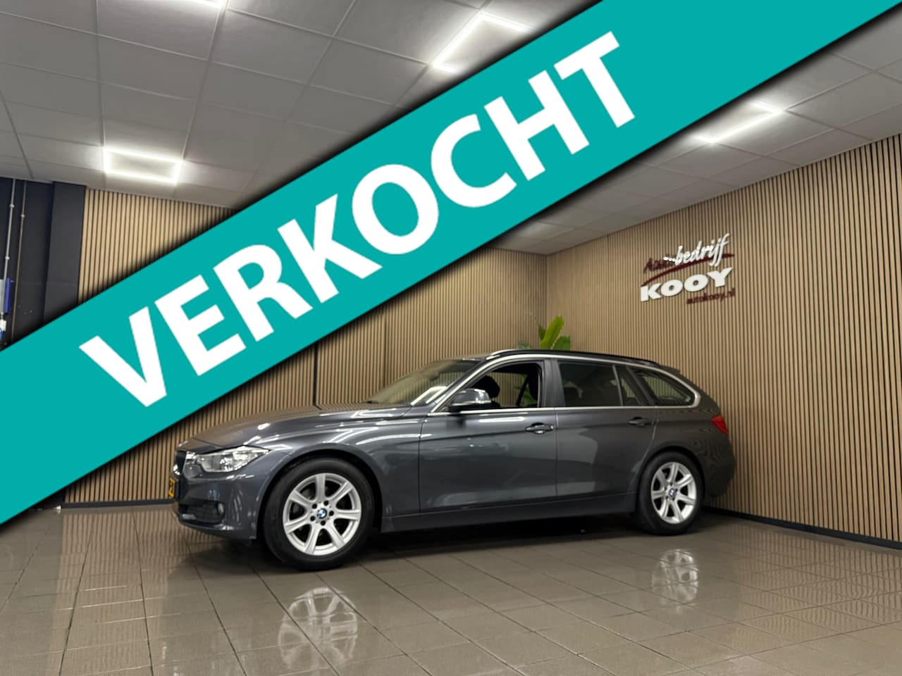 BMW 3-serie Touring - 316i Executive * Automaat / Trekhaak / Navigatie / Cruise control / NL Auto * - AutoWereld.nl