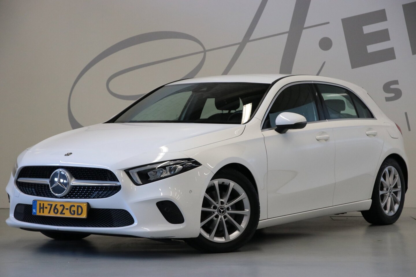 Mercedes-Benz A-klasse - 180/ Achteruitrijcamera/ Stoelverwarming - AutoWereld.nl