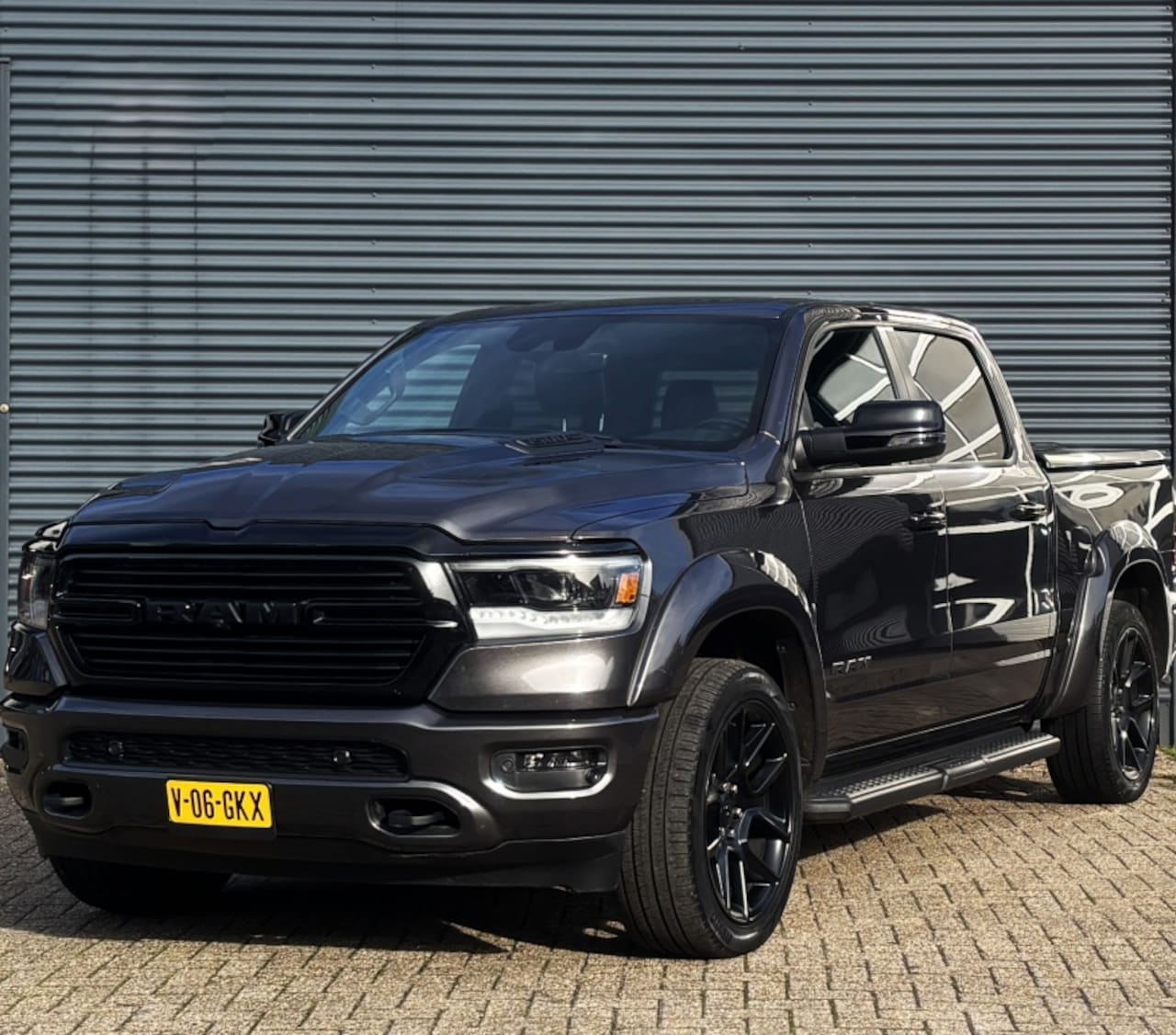 Dodge Ram 1500 - Crew Cab Laramie 5.7 V8 4x4 - AutoWereld.nl