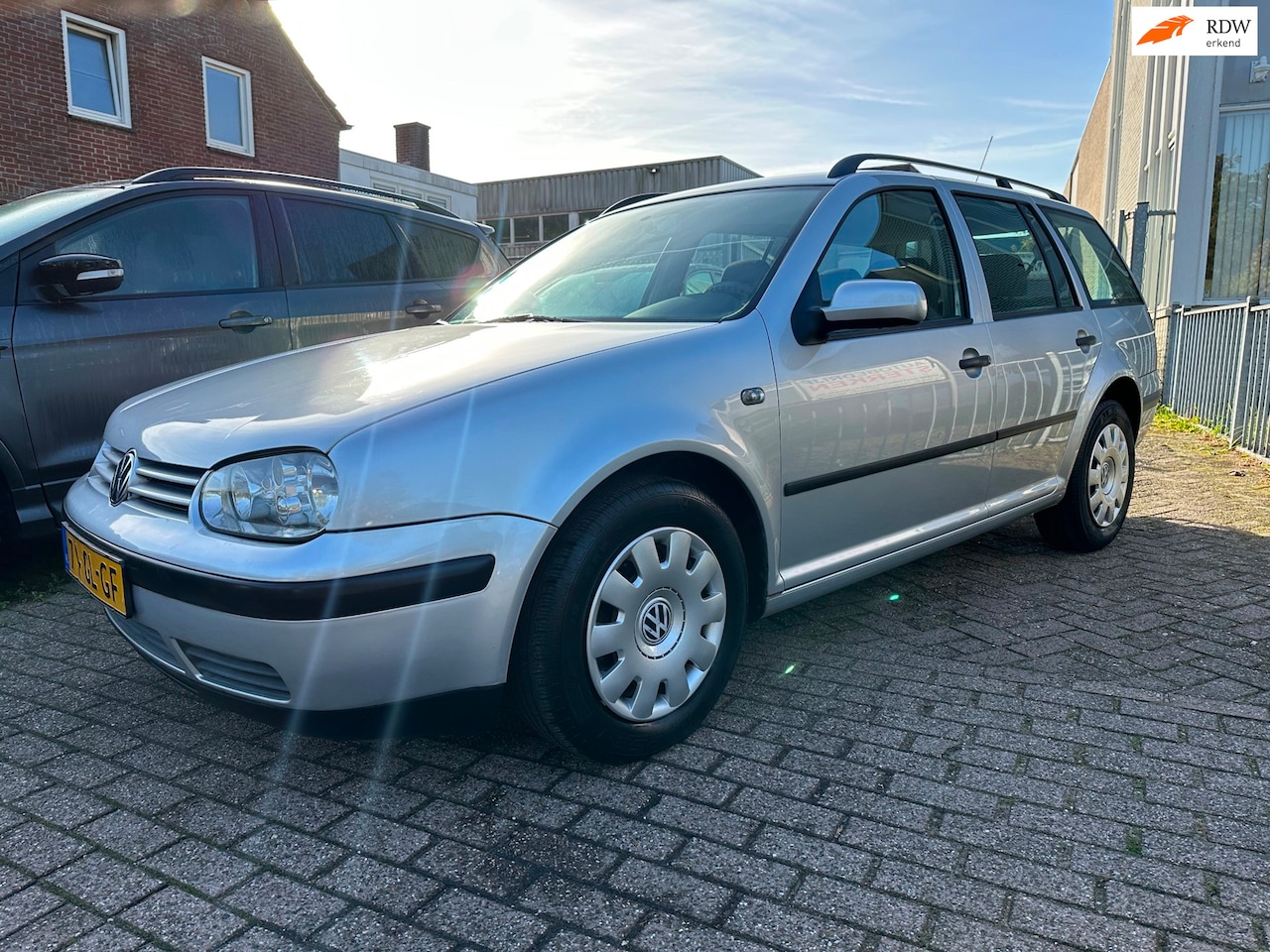 Volkswagen Golf Variant - 1.6 Trendline * AUTOMAAT * APK 10-2027 * - AutoWereld.nl